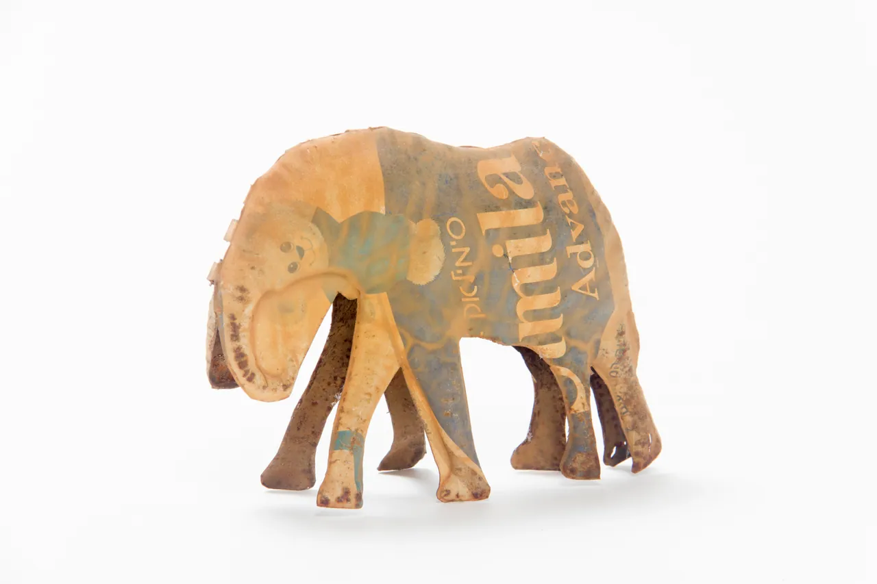 Elephant III, Readymade