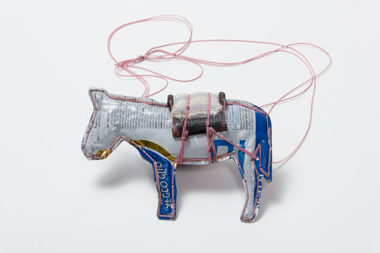 Donkey II, Pendant, Readymade, Textile, Textile strings, Wood